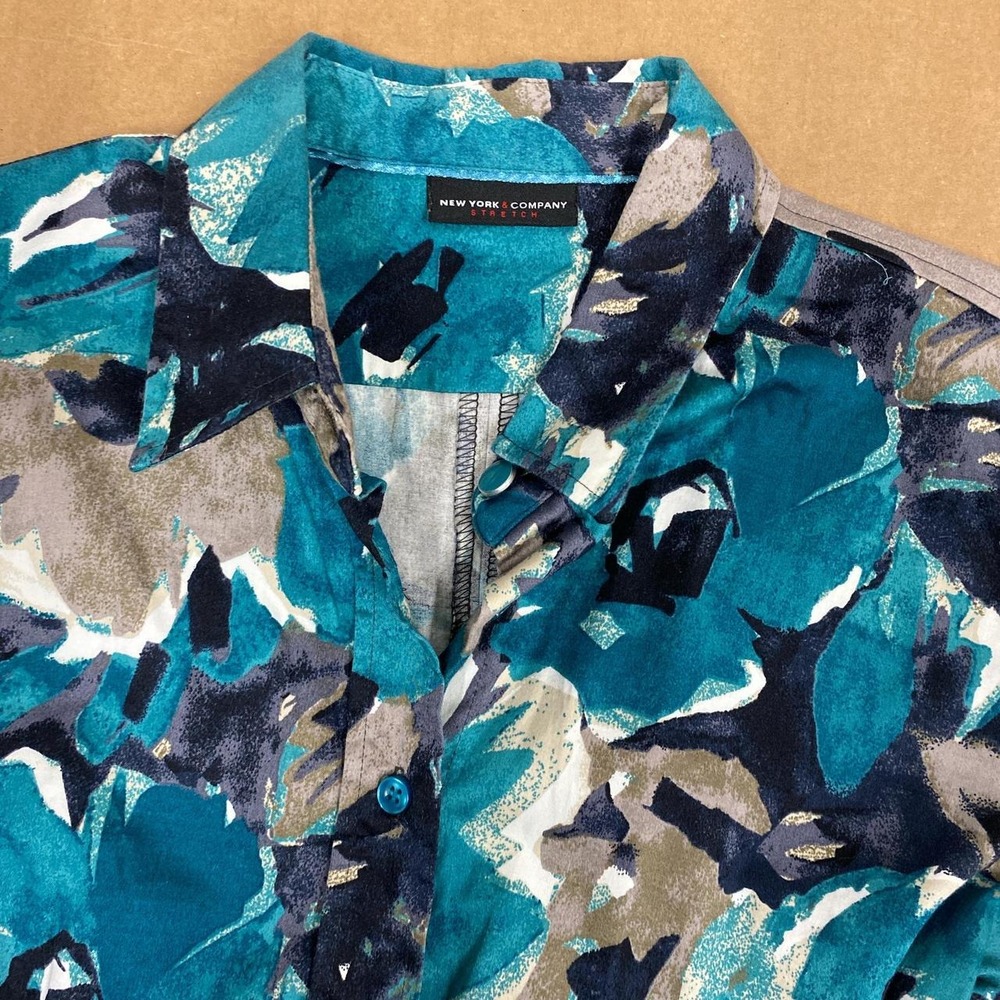 New York & Company Floral Button Up Shirt Turquoise Navy Blue Gray Stretch Top